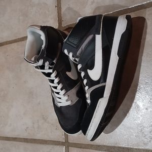 Nike High Tops Men's 6.5 Women's 8